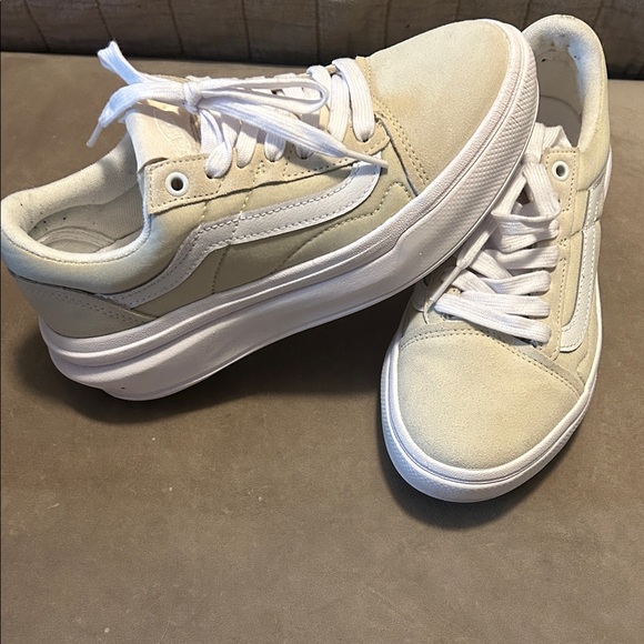 Vans Cream and White Lace-Up Sneakers - Picture 1 of 6